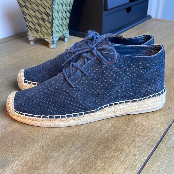 Dolce Vita Shoes - DOLCE VITA SUEDE SHOES